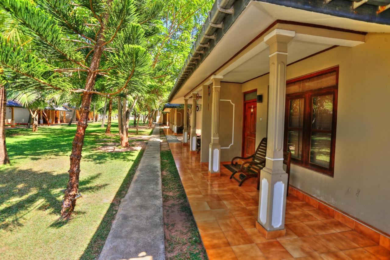 Carolina Beach Resort & Spa Chilaw Dış mekan fotoğraf
